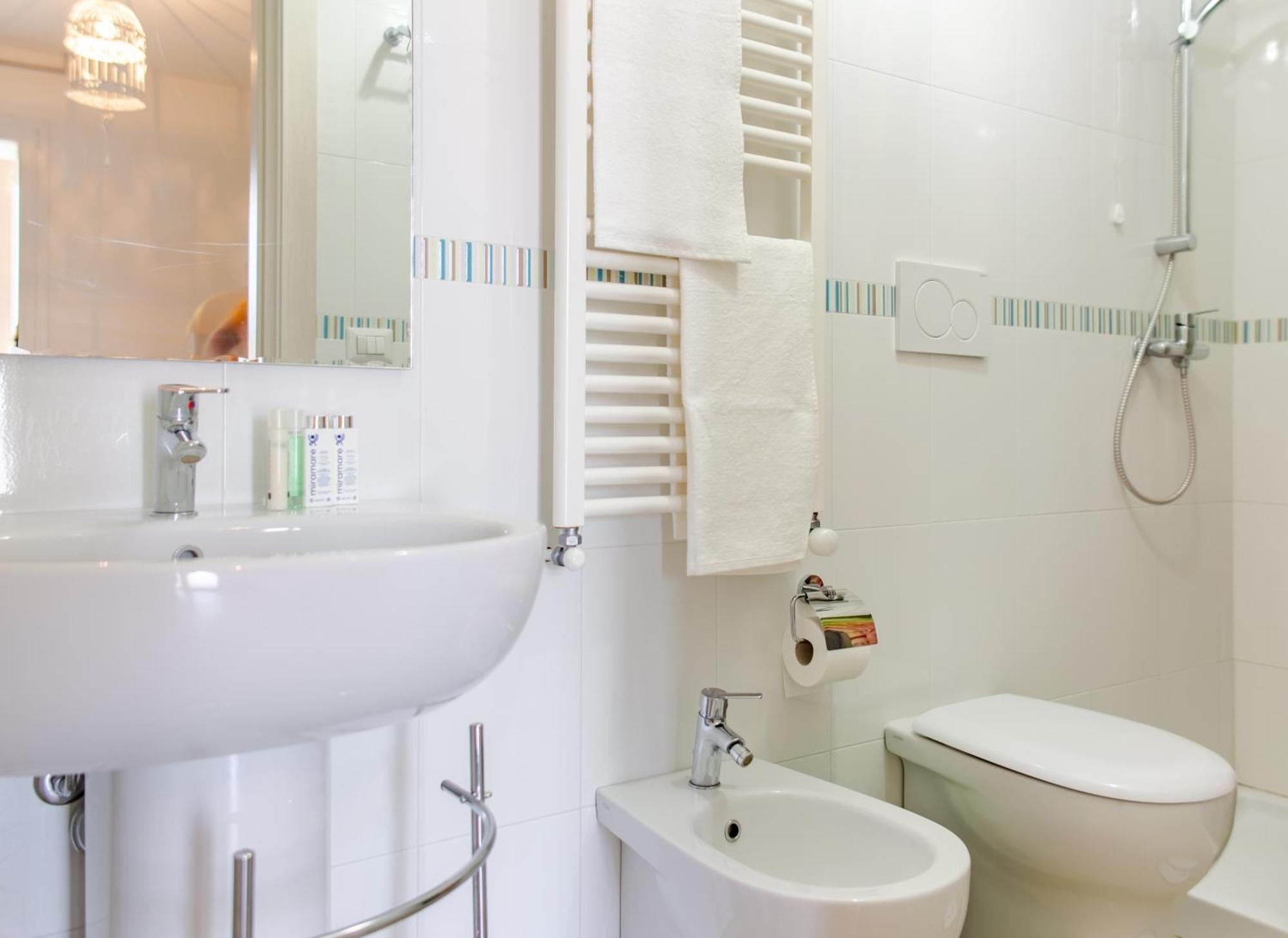 Sterlizia Rooms Gallipoli Bagian luar foto